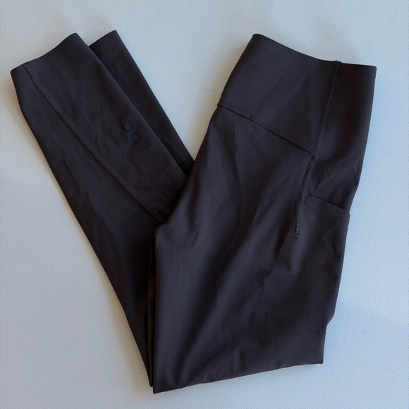 On Cloud Studio Tights 7/8 - Picture 8 of 8